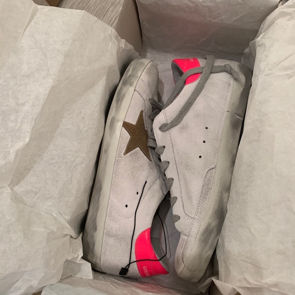 SOLD NWT Women’s golden goose sneakers size 39 NWT - Picture 3 of 8